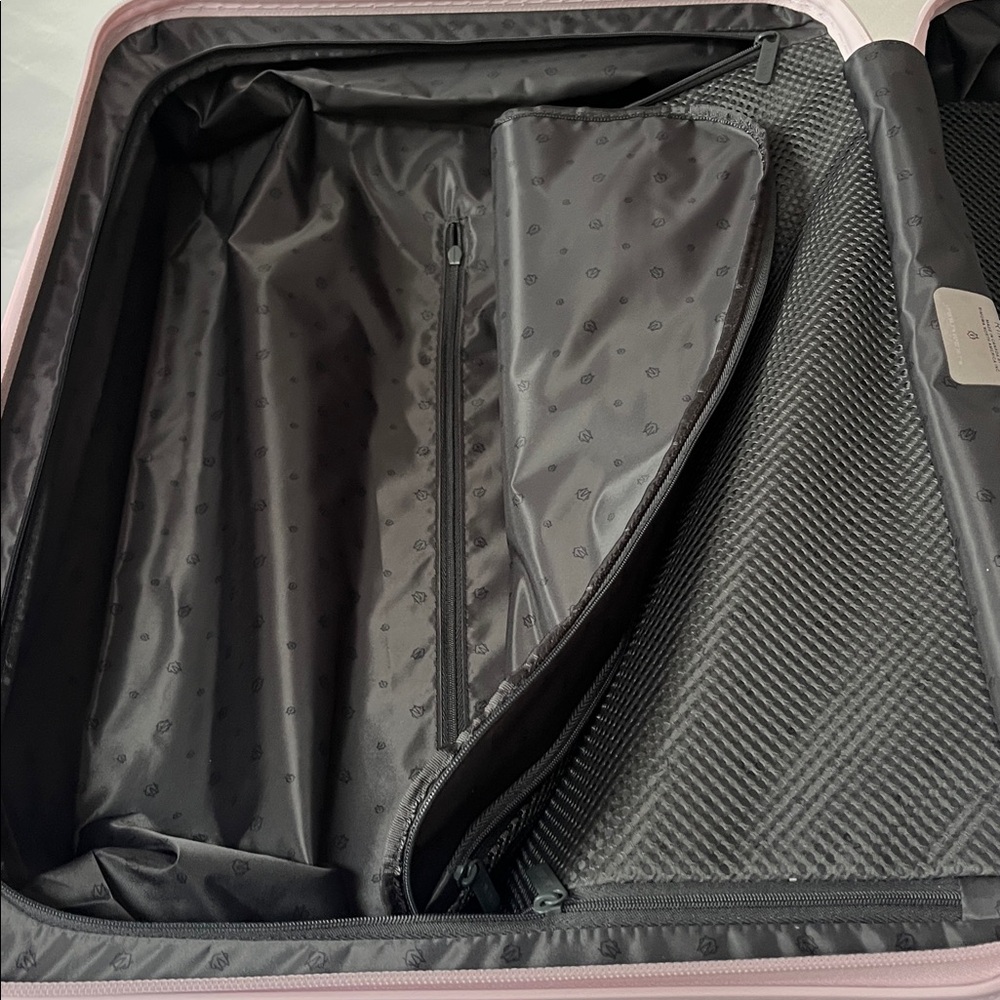 RIMOWA Ballerina Pink Carry-On - Picture 13 of 17